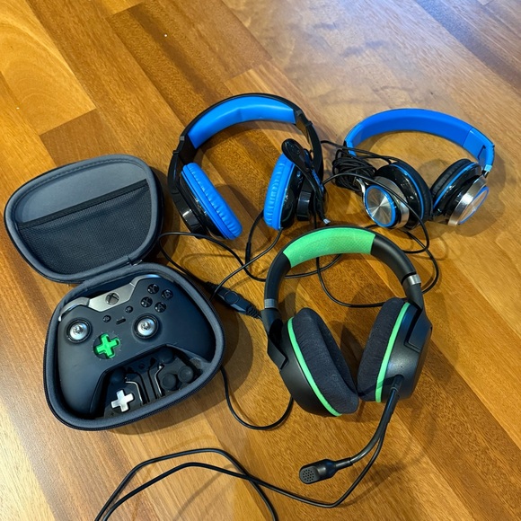 SOLD Xbox Controller Razer Headset Gaming Stickers Accessories Bundle Untested - Picture 3 of 16